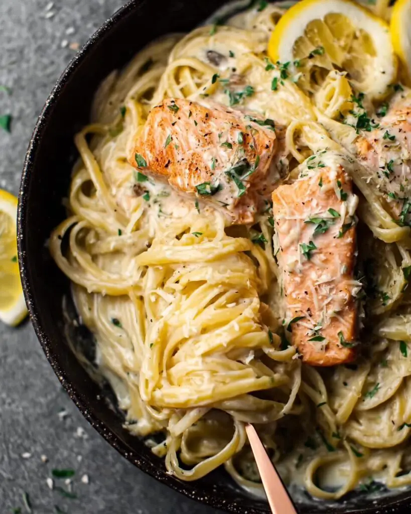Creamy Garlic Salmon Pasta