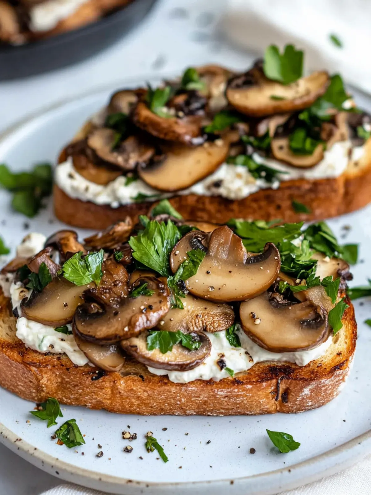 Creamy Mushroom Toast: Quick, Delicious, and Vegan-Friendly 4 Creamy Mushroom Toast